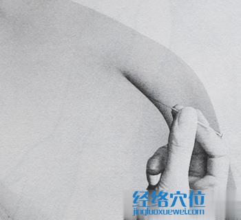 針刺長(zhǎng)強(qiáng)穴