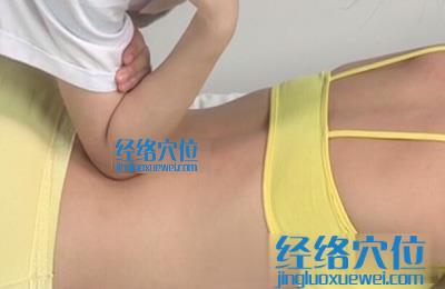 肘按法的按摩手法圖